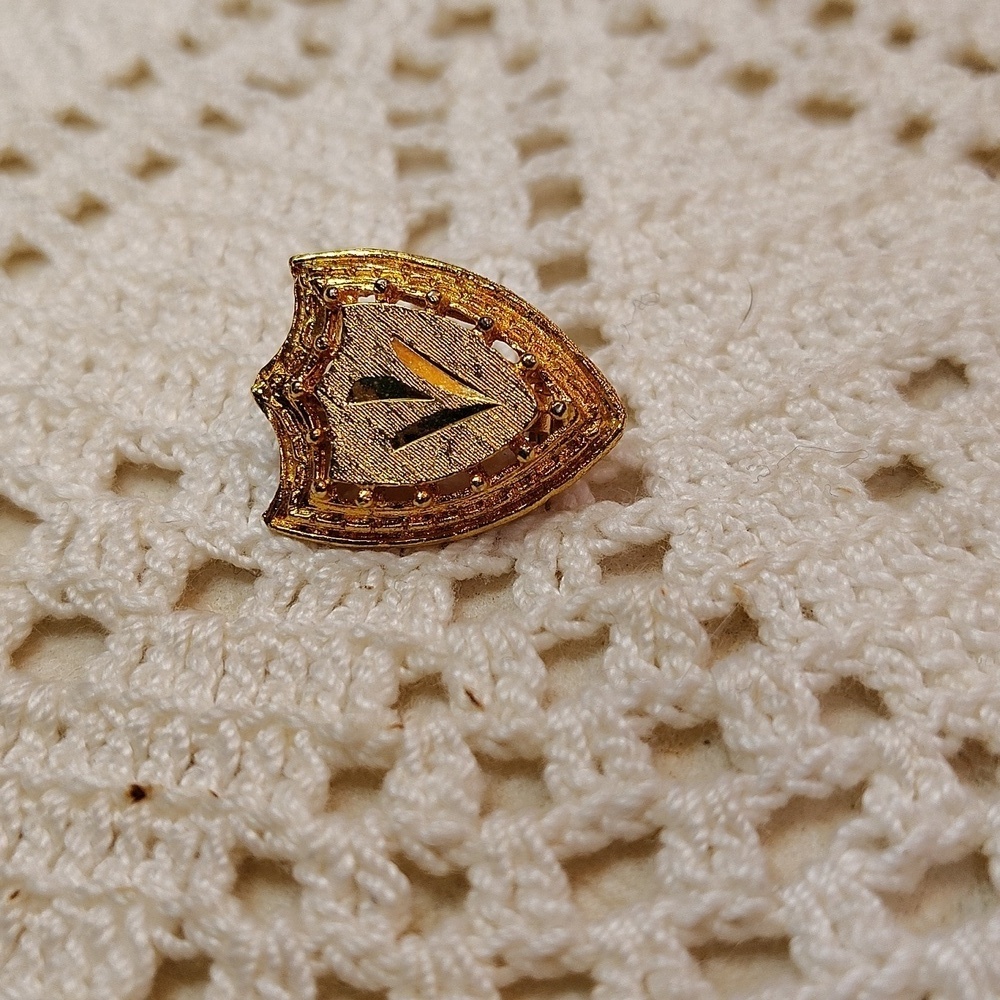 Vintage MAMSELLE Brushed Gold Tone Shield Crest Brooch 1"
